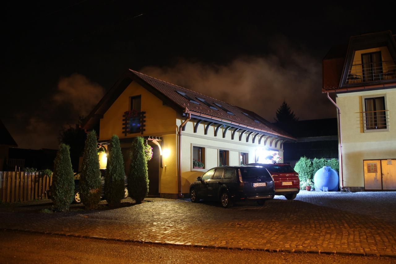Astoria Hotel & Restaurant Gheorgheni  Buitenkant foto